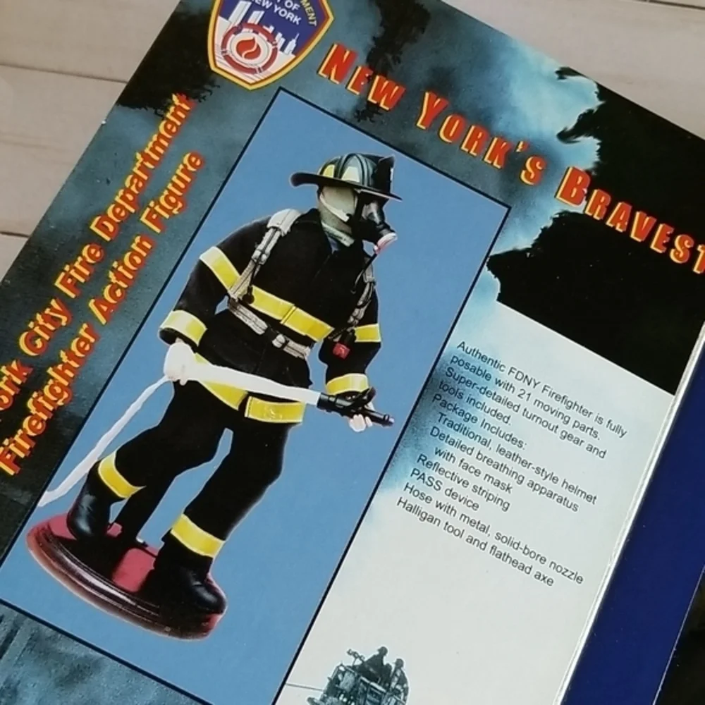 New York 9/11 firefighter action‎ figure